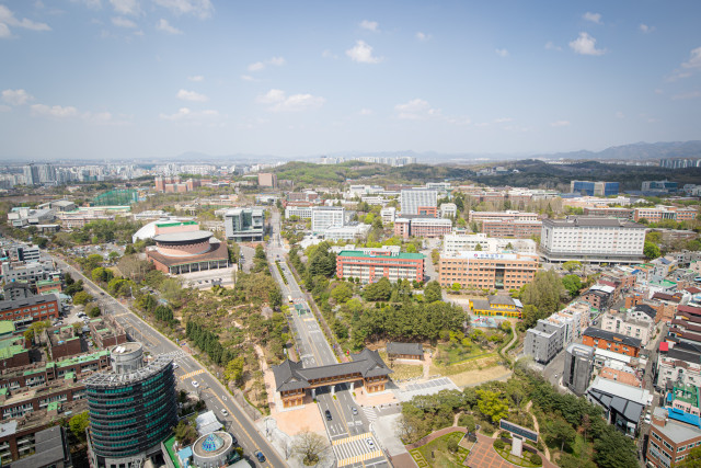 현대차, 전북대에 '피지컬 AI·로봇·수소' 계약학과 세운다…9조 새만금 투자에 인력 대는 첫 수