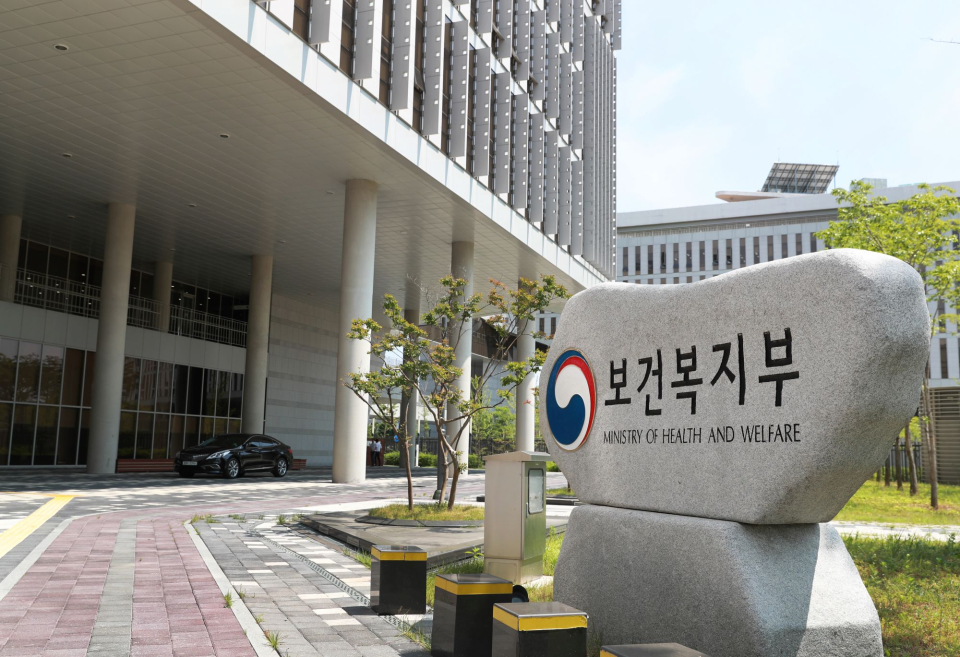 정부, 국산 임상데이터로 'AI 기본의료' 판 짠다…데이터 허브·AI수가 개편 추진