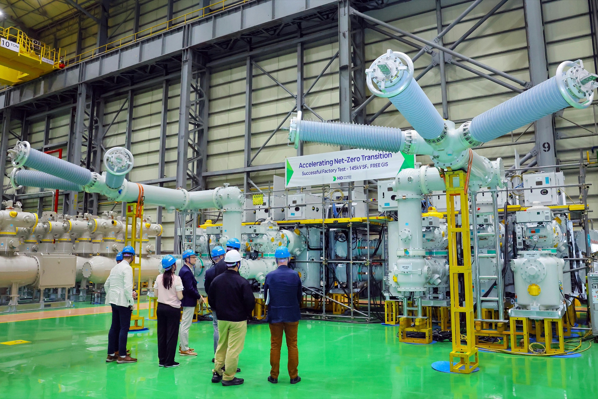 HD현대일렉트릭, 420kV SF₆ 대체 고압차단기 개발…유럽 송전시장 겨냥