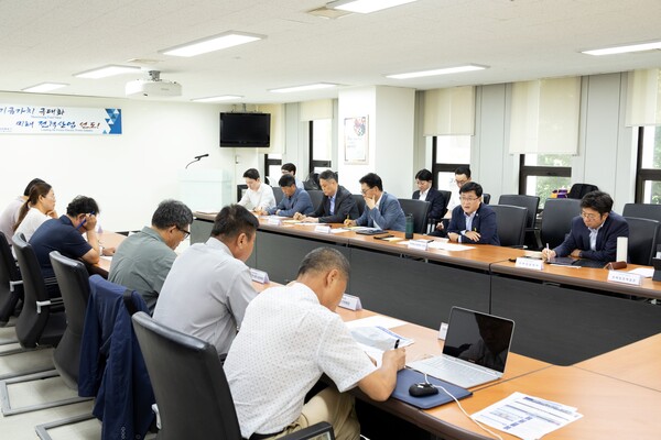 기후부, 전력망 갈등지역 주민과 세 번째 소통…철탑 최소화
