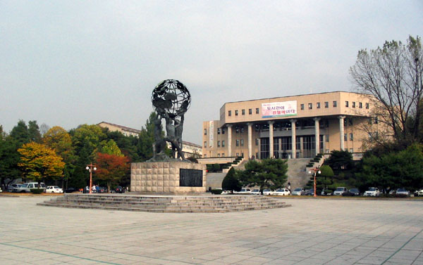 몸 움직임이 곧 전원…강원대 연구팀, 배터리 없는 '전자피부' 개발